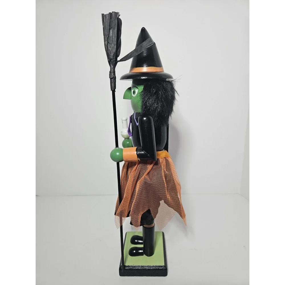 Queenswell decorative wooden